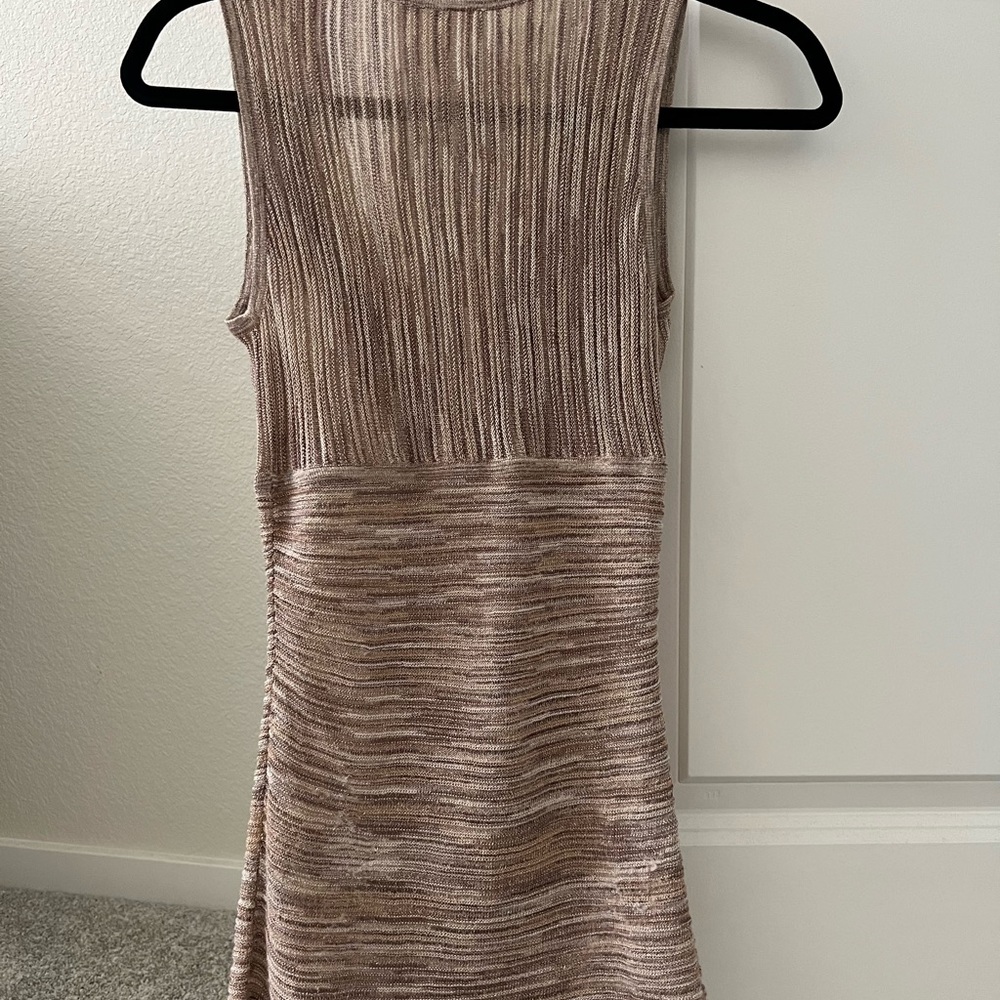 Gorgeous shimmery White House black market tank